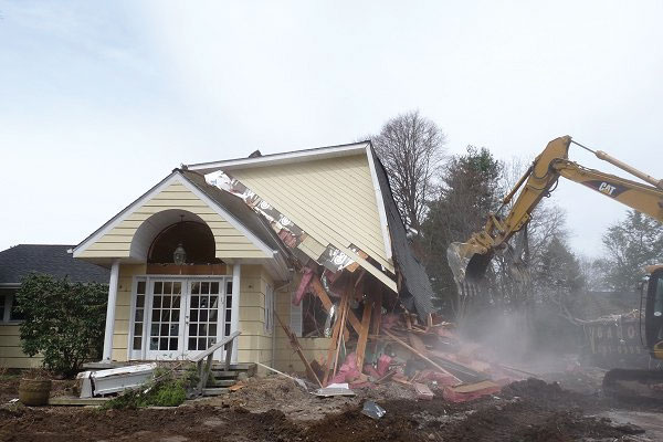 Brisbane house demolition and site clearing
